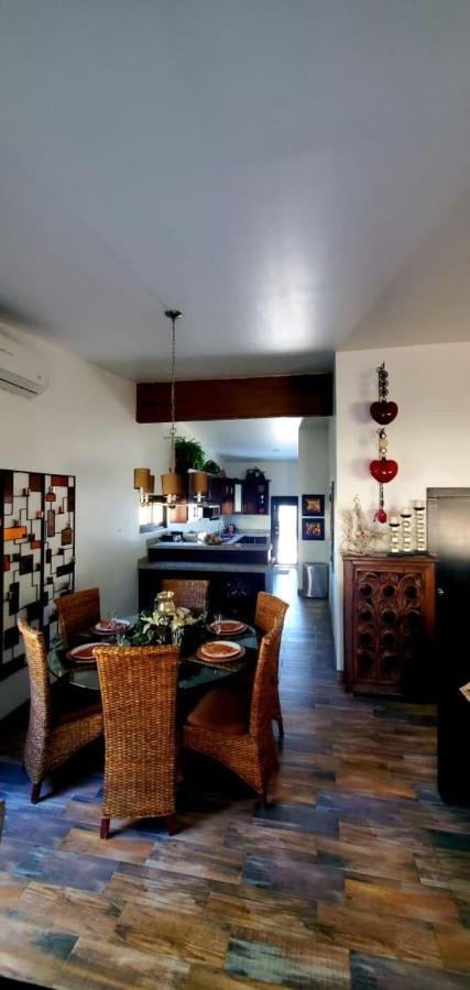 Casa Emiliana Bed & Breakfast บาเย เด กัวลาลูเป ภายนอก รูปภาพ