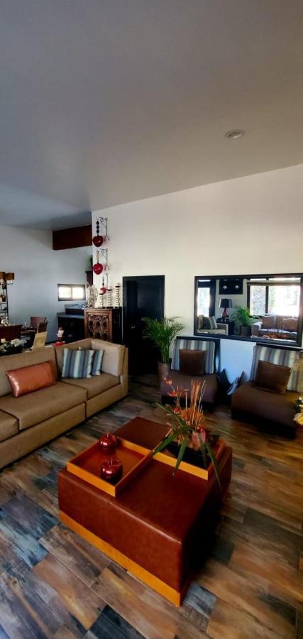 Casa Emiliana Bed & Breakfast บาเย เด กัวลาลูเป ภายนอก รูปภาพ